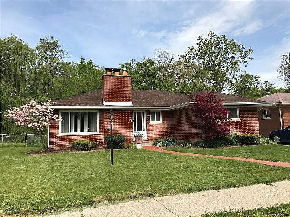 1st image of 21221 Fairview Dr