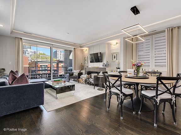 3rd image of 1540 N North Park Ave #4S