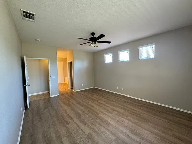 2136 Bowdoin St — Photo 21