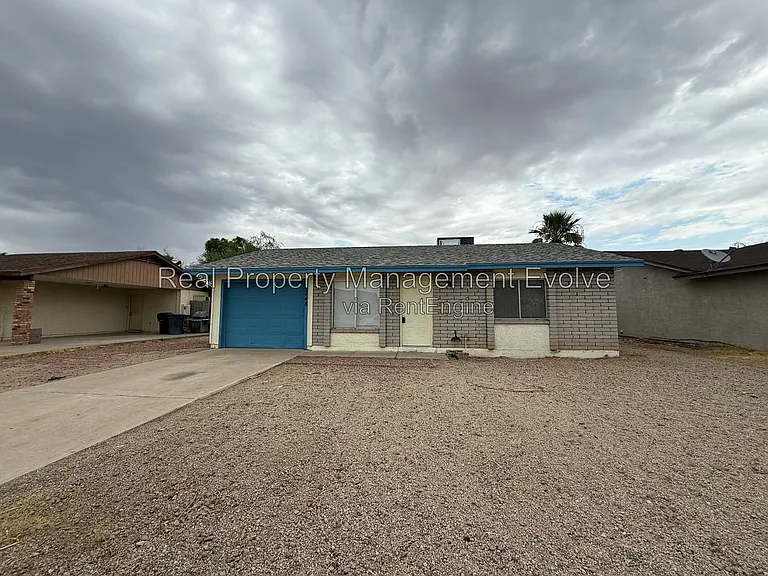 9248 W Mescal St — Photo 1