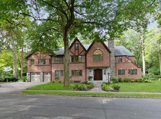 12 Merrivale Rd, Great Neck, NY 11021