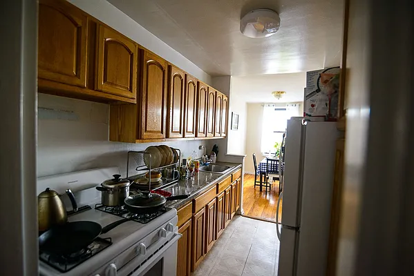 Rented by Giaps Realty Group LLC | media 10