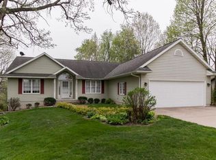 1000 Vista Rd, Ely, IA 52227