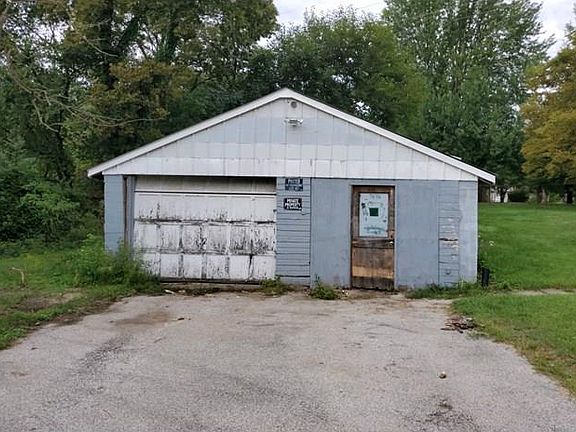 2nd image of 6812 Railroad St