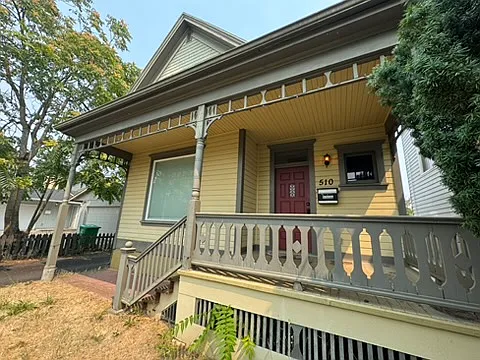 510 NE 80th Ave — Photo 2