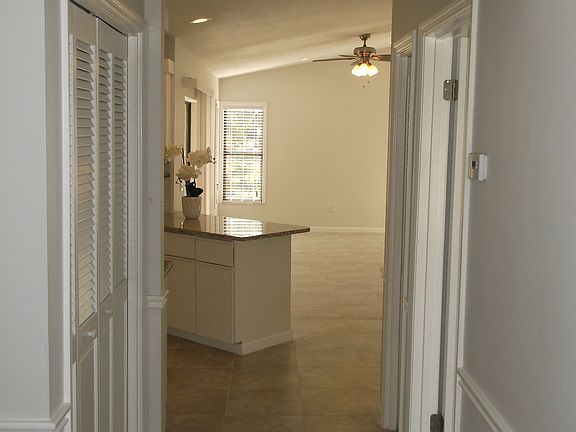 5th image of 1080 SE Lansdowne Ave