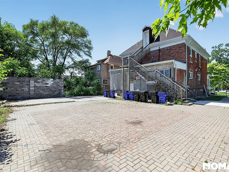 558 Marston St — Photo 20
