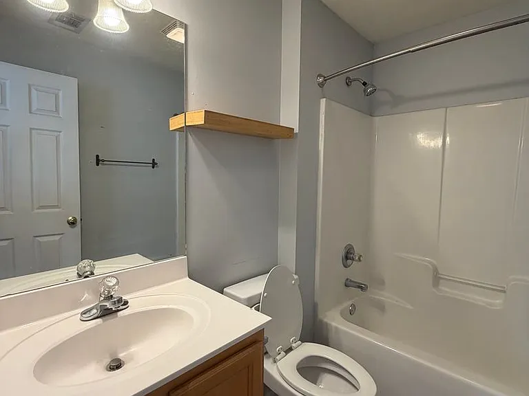 1114 S College St #1201 — Photo 16