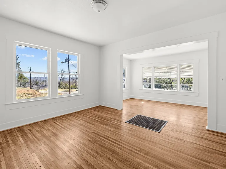 3009 Prince Ave — Photo 11
