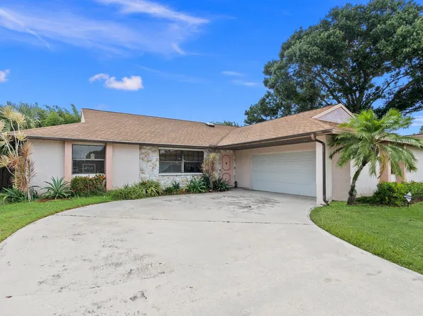 2562 SW Cameo Boulevard, Port St Lucie, FL 34953