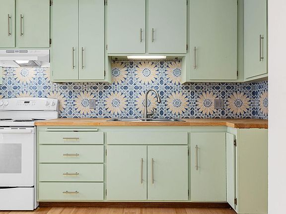 4th image of 36 Kingston Way