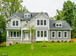 8531 Acorn Cir, Vienna, VA 22180