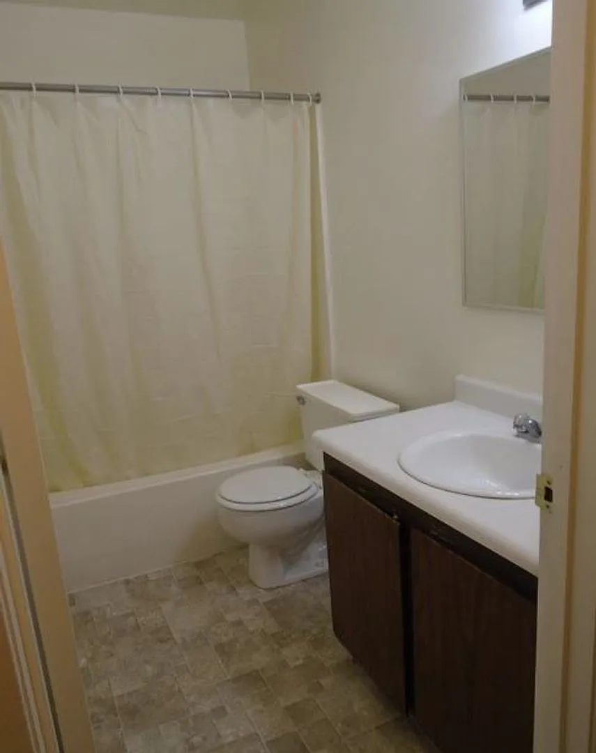 LAWR3141 — Photo 2