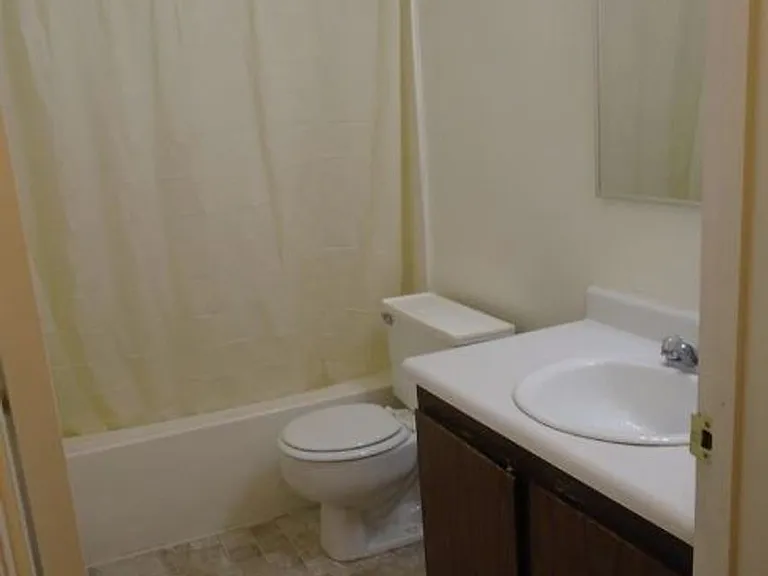 3141 Lawrence Rd — Photo 2