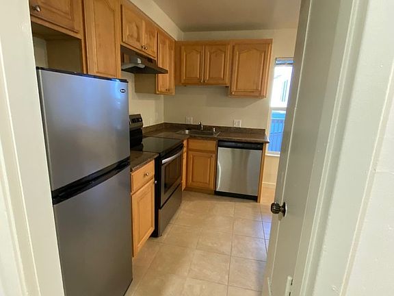 4th image of 140 Dolores St #205