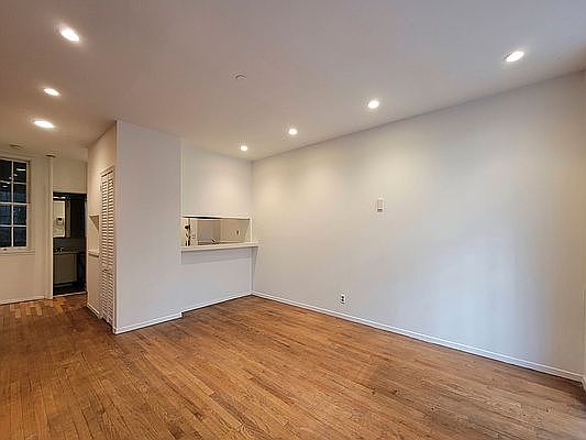 4th image of 315 E 81st St APT 1RE