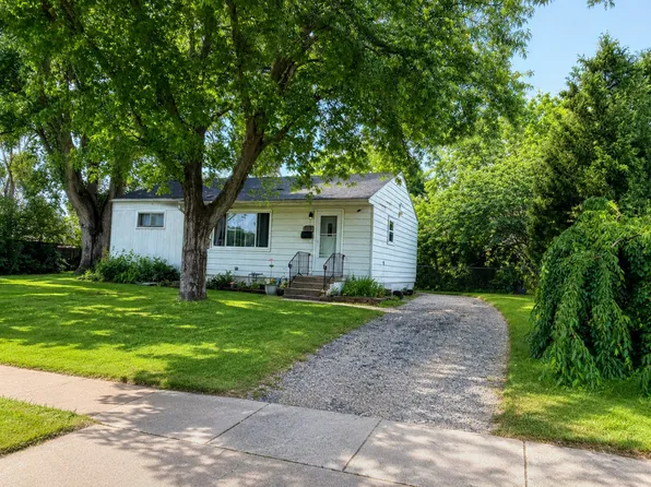 2127 Indian Rd, Waukegan, IL 60087