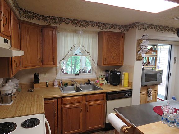 4th image of 77 Holly Oak Ln