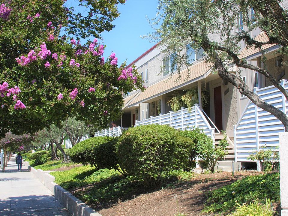 1st image of 18333 Hatteras St Unit 120