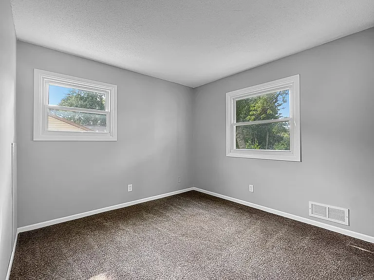 2814 Woodridge Ln — Photo 12