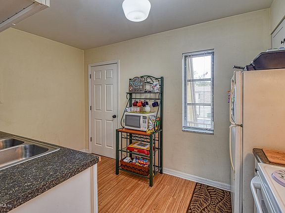 5th image of 600 Domenico Cir Unit E8