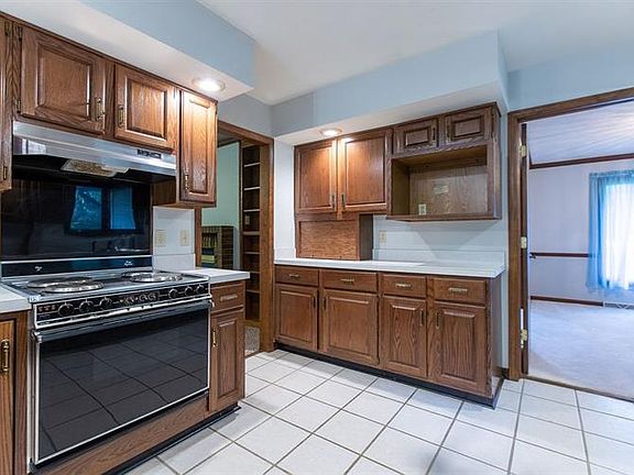 5th image of 16151 Elmwood Ave