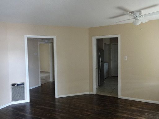 1st image of 1304 Bracken Ave