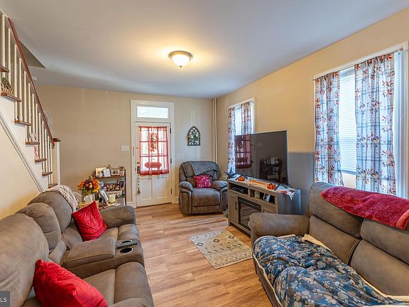 5th image of 119 E Broad St #121