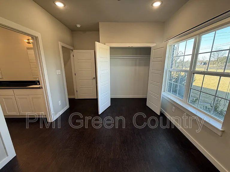 13513 S Mingo Rd #7 — Photo 10