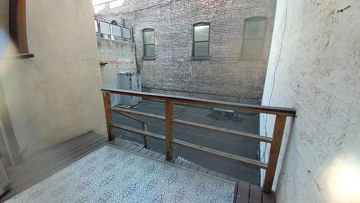 Rented by Downtown Mgt & Realty LLC | media 6