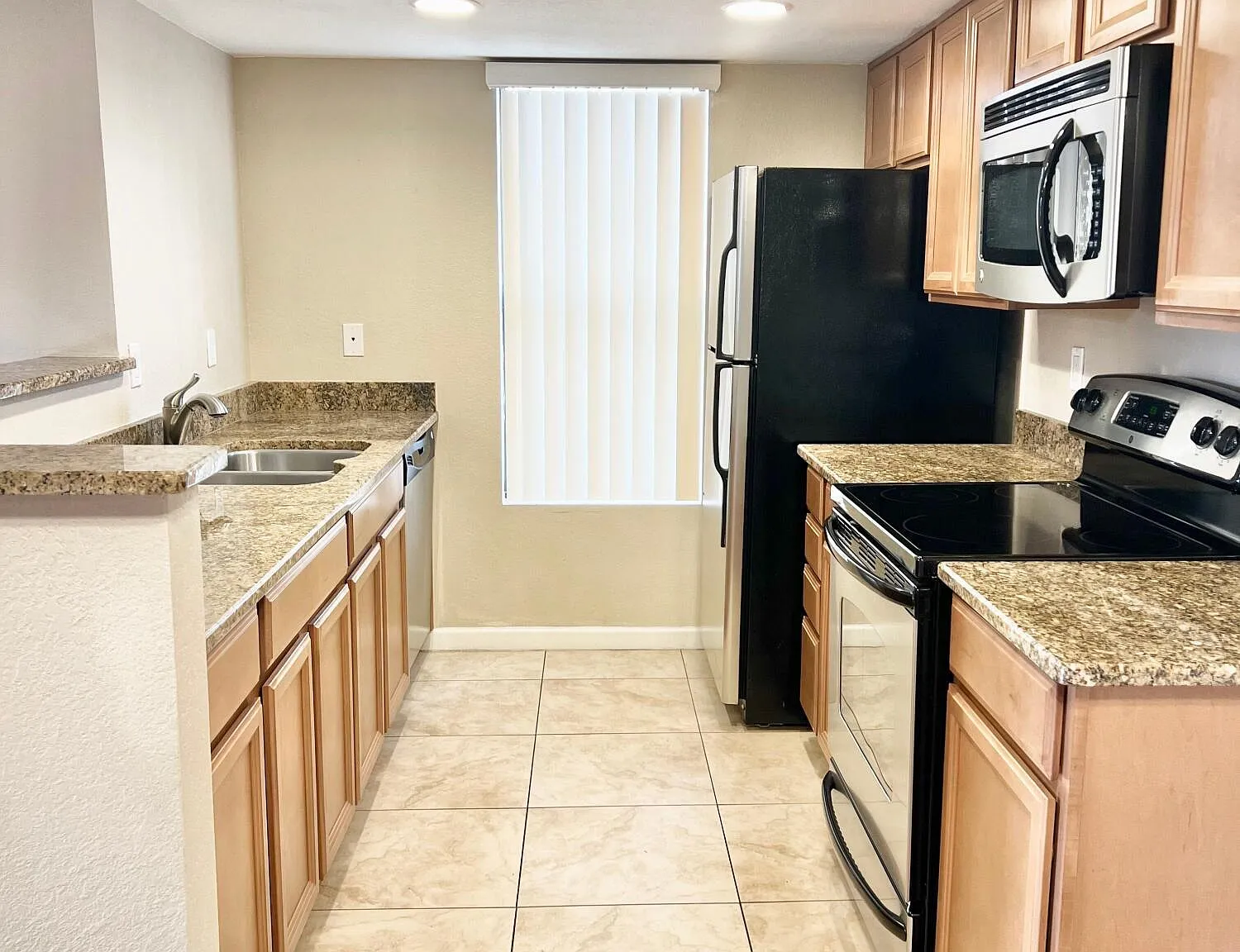 1 bed, 1.0 bath, 617 sqft, $1,345 — Photo 3