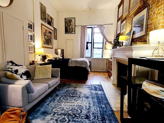 2nd image of 27 W 76th St APT 1B