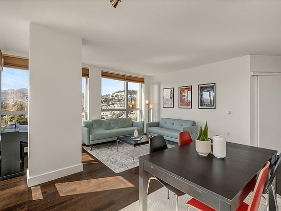 3rd image of 8 Buchanan St Unit 605