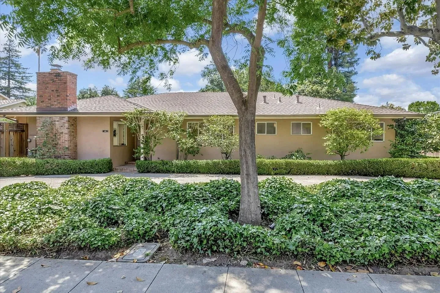 4 bed, 2.5 bath, 1995 sqft, $14,000 — Photo 1