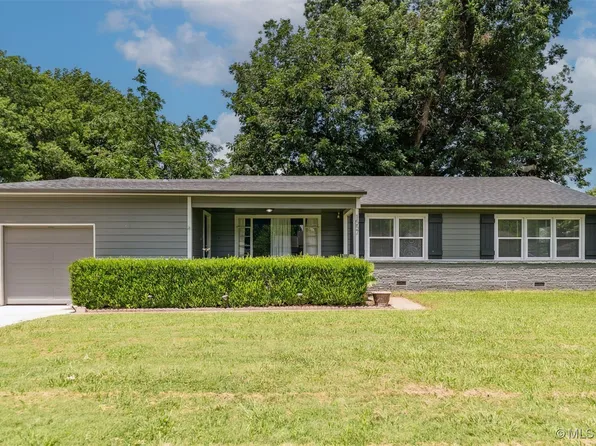 1557 E 49th Pl, Tulsa, OK 74105