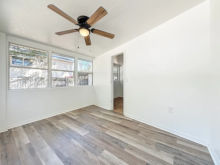 301 E Atwater Ave — Photo 12