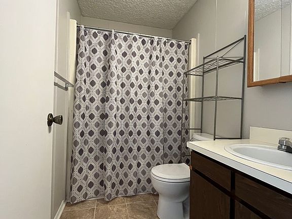 5th image of 1101 N Thayer St APT 2