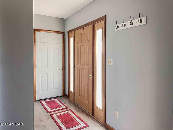 4th image of 605 E Cornelia St