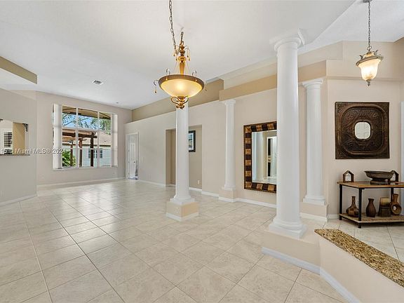 5th image of 3808 Spanish Oak Pt