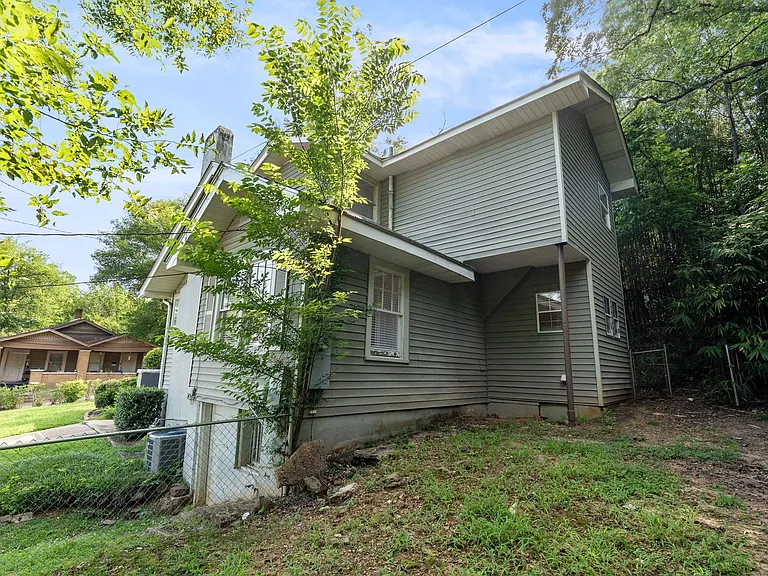 3 Bedroom / 2 Bathroom House in Glen Iris — Photo 22