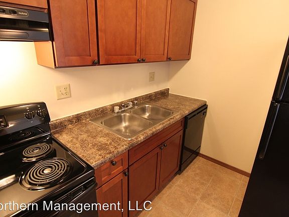 4th image of N114W15925 Sylvan Cir APT 24