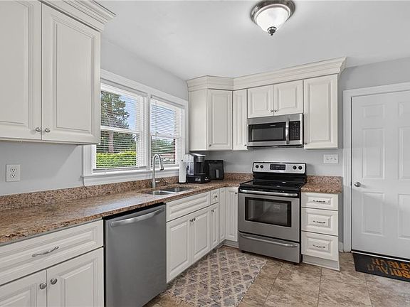 3rd image of 608 Turlington Rd