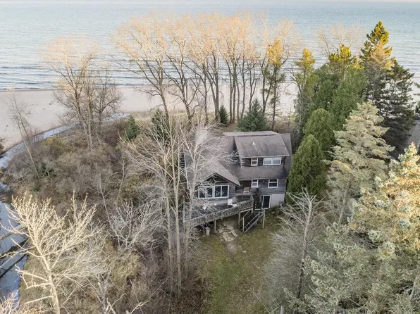 N645 Marine DRIVE, Cedar Grove, WI 53013