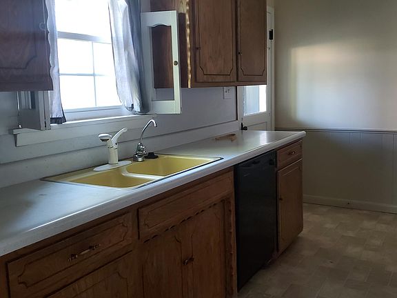 5th image of 1602 E Cypress Ave