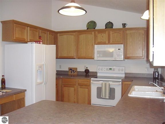 5th image of 2135 Seaview Dr