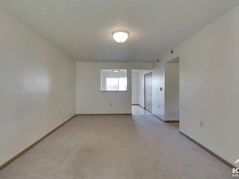Walnut River Residences — Photo 6