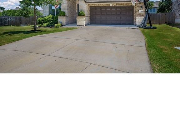 2nd image of 2246 Tiptop Ln