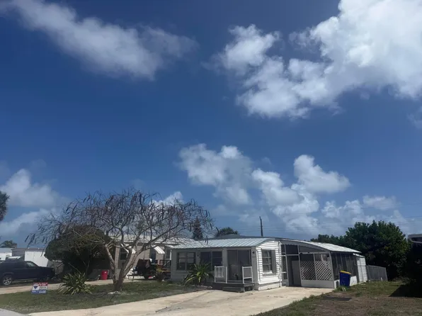 8479 SE Eagle Avenue, Hobe Sound, FL 33455