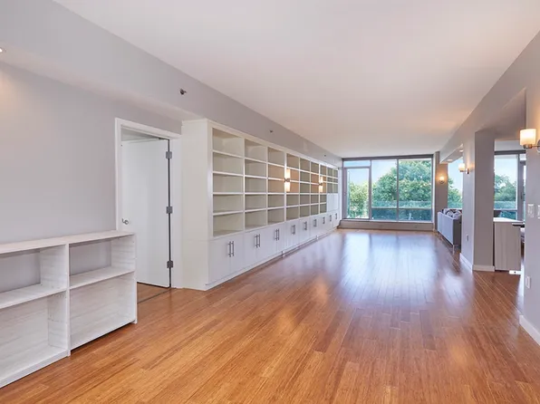 3751 Riverdale Avenue image 4 of 27