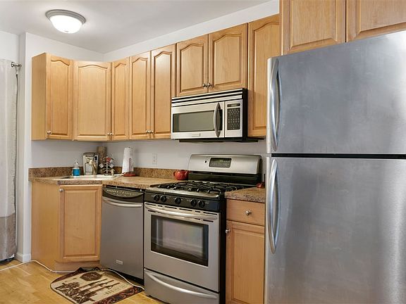 5th image of 673 Bergen Ave #1F